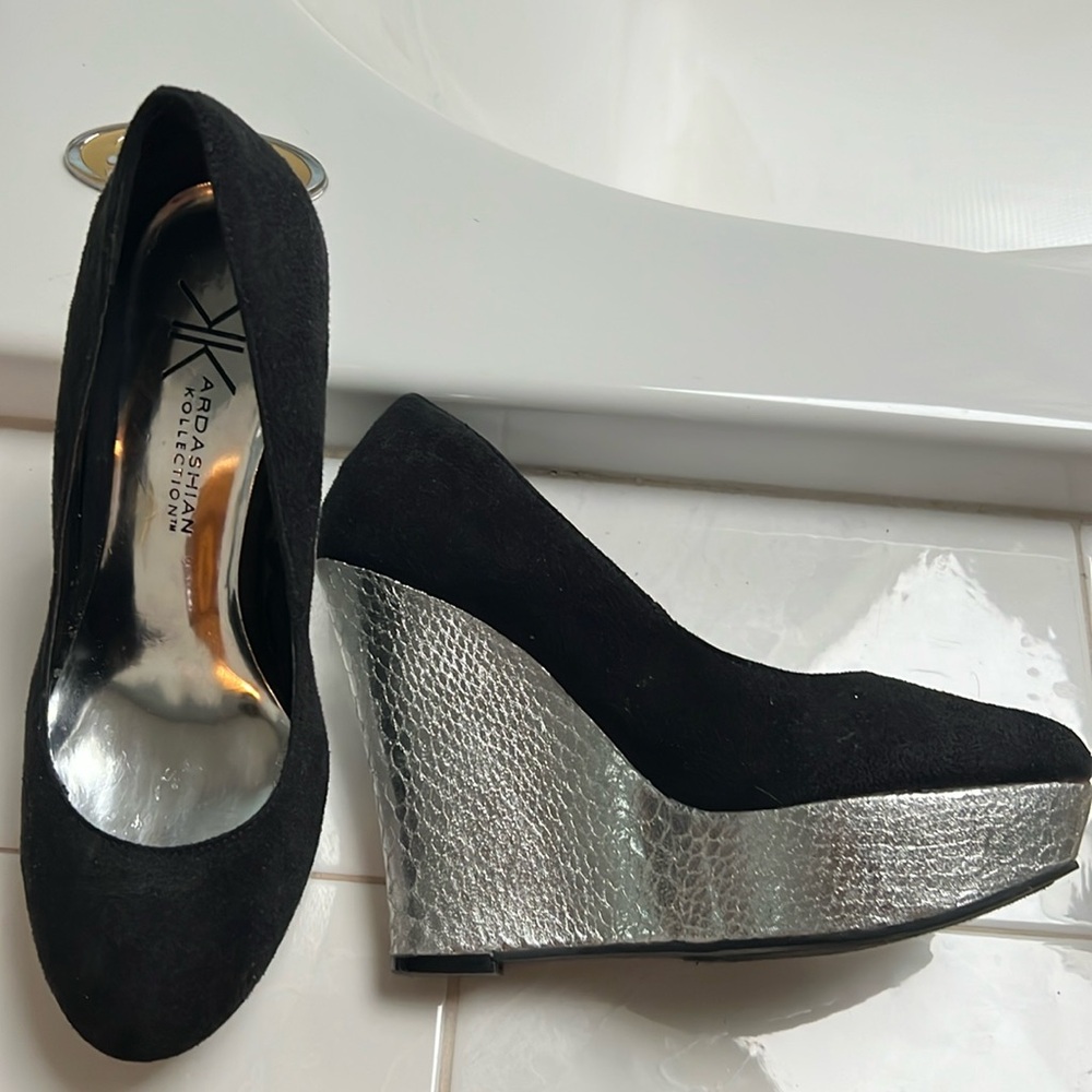 Kardashian Kollection Icon Wedges - Size 7